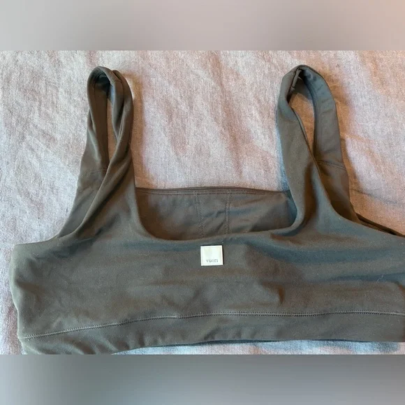 Vuori black sports bra medium - Picture 3 of 4